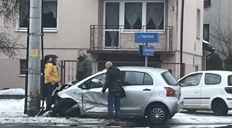 Zderzenie osobówek na Topolowej