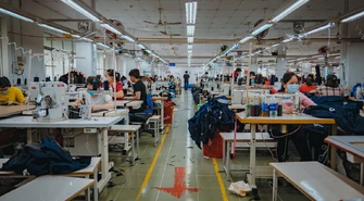 Odzież reklamowa &#8211; jakie spełnia funkcje?