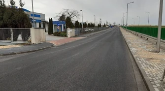 Remontują drogę przy magazynach