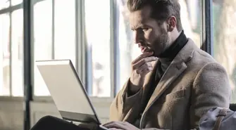 Siła recenzji w upraszczaniu decyzji zakupowych