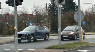 Zderzenie dwóch samochodów w Piotrkowie