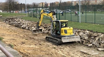 Trwa remont bieżni przy &#8222;dwunastce&#8221;