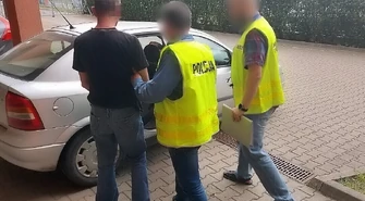 Bez uprawnień uciekał przed policją. Wydmuchał prawie 3 promile