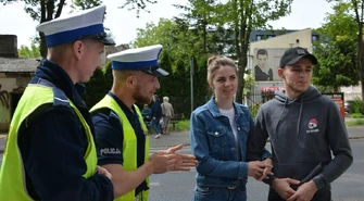Policja w Piotrkowie rozdawała odblaski