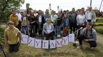 Akcja "Drzewko za czytanie" w Gminie Aleksandrów ZDJĘCIA