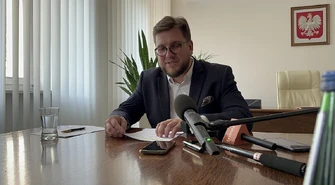 Modernizacje ulic, nowa hala sportowa. Przeczytaj o czym prezydent Piotrkowa mówił podczas konferencji prasowej