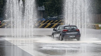 Młodzi kierowcy mają być bezpieczni