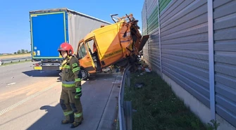 Groźny wypadek na A1 pod Piotrkowem ZDJĘCIA