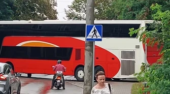Piętrowy autokar zablokował Wojska Polskiego