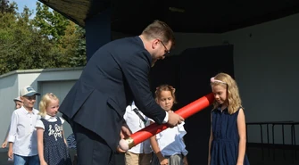 Prezydent pasował pierwszoklasistów