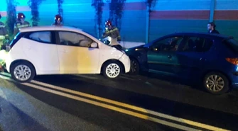 Zderzenie trzech aut pod Piotrkowem