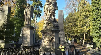 Od 37 lat ratują zabytki na starym cmentarzu w Piotrkowie. Przed nami kolejna kwesta