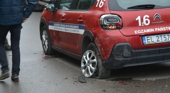 Zderzenie podczas egzaminu na prawo jazdy na Folwarcznej