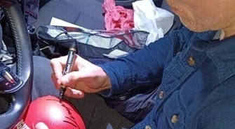 Wylicytuj rękawice z autografem mistrza i wesprzyj chorą Weronikę