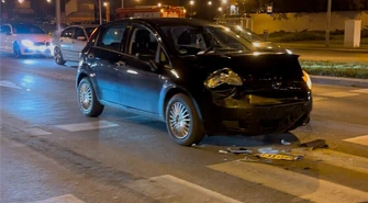 Zderzenie dwóch samochodów w centrum miasta