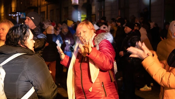 Tak bawił się Piotrków! Sylwestrowa potańcówka na ulicach miasta ZDJĘCIA FILMY