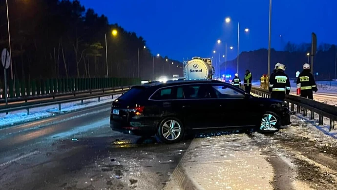 Trzy zderzenia na S8 pod Piotrkowem