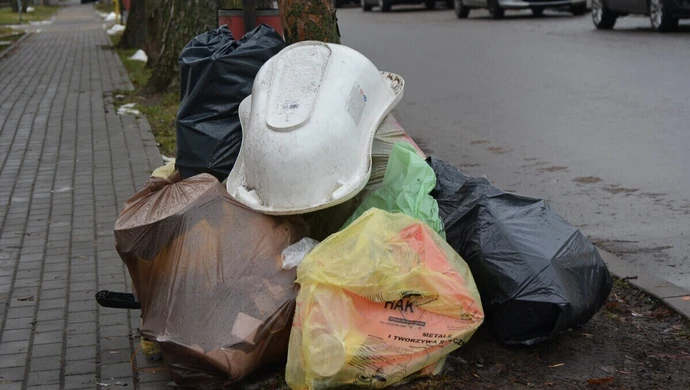 Nowy system odbioru śmieci w Piotrkowie: porządek czy chaos?
