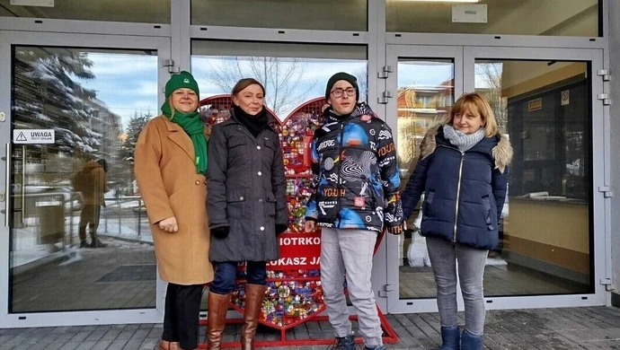 Rekordowa zbiorka nakrętek dla Patryka