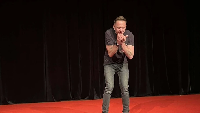 &#8222;Polaco Loco&#8221; w Sulejowie. Stand-up Michała Pałubskiego w MOK