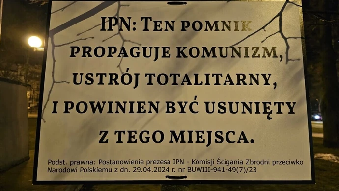Trybunalska Alternatywa przypomina: "Pomnik powinien zostać usunięty"
