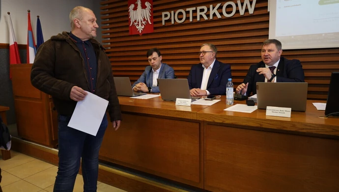 XII sesja Rady Miasta Piotrkowa. Kupcy dalej niezadowoleni