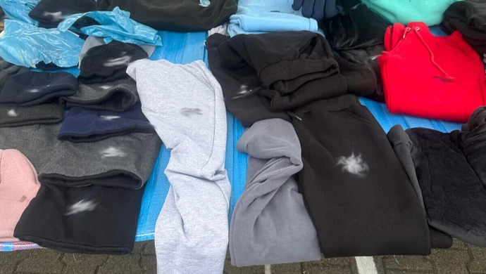 Nielegalne papierosy i podrobiona odzież w Radomsku