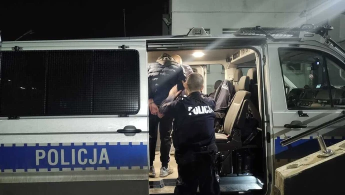 Policja zatrzymała 17-latka z narkotykami