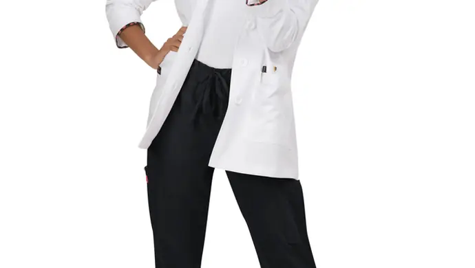 Fartuch medyczny nie musi być nudny, poznaj modne kroje w Meditrendy
