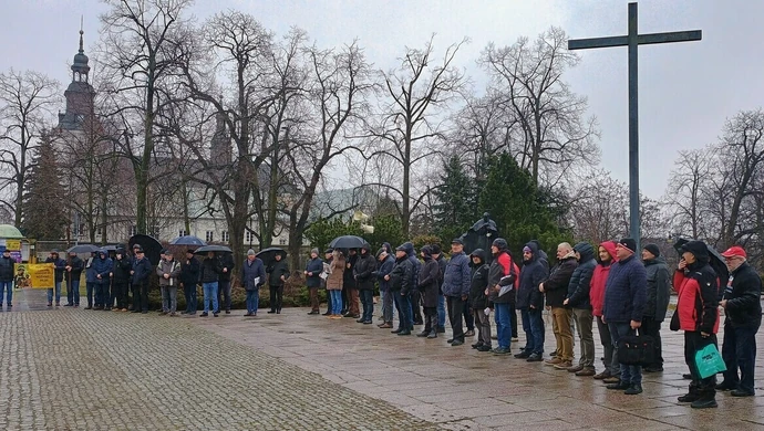 Piotrkowski Męski Różaniec przeszedł ulicami miasta