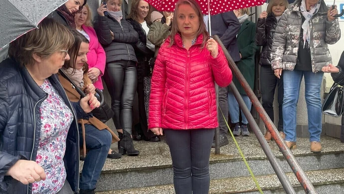 Urzędnicy otrzymali podwyżki, pracownicy socjalni mają je dopiero dostać