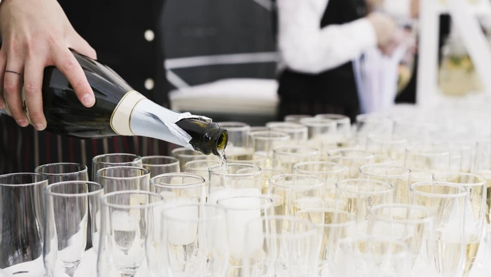 Gdzie wypić prawdziwego szampana w Warszawie?