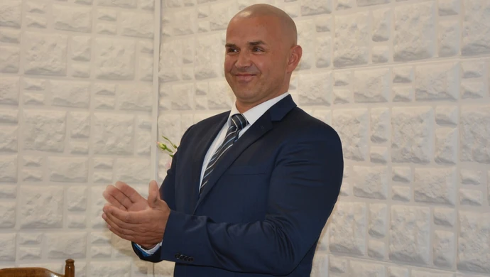 Zastępca burmistrza Rozprzy bez gabinetu, wzrost zatrudnienia w Urzędzie Miejskim