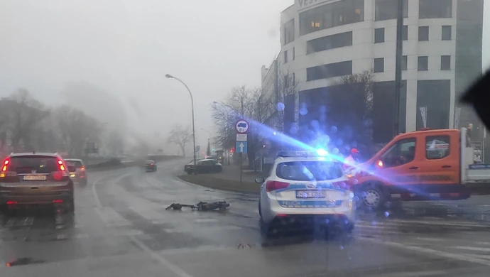 Potrącenie hulajnogisty przy Al. Armii Krajowej. Mamy film z momentu zdarzenia!
