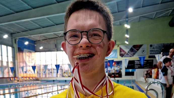 Piotrkowski pływak z czterema złotymi medalami Mistrzostw Polski 