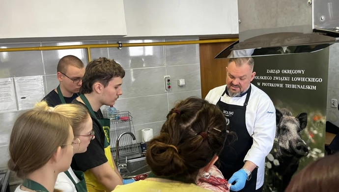 Warsztaty kulinarne z Jakubem Wolskim w ZSP nr 4 w Piotrkowie