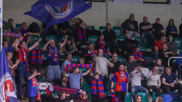 Medal dla 299 osób? Czy Piotrcovia oszczędza na kibicach?