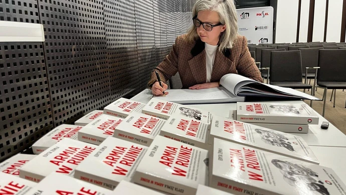 Spotkanie z Edytą Żemłą w piotrkowskiej Mediatece