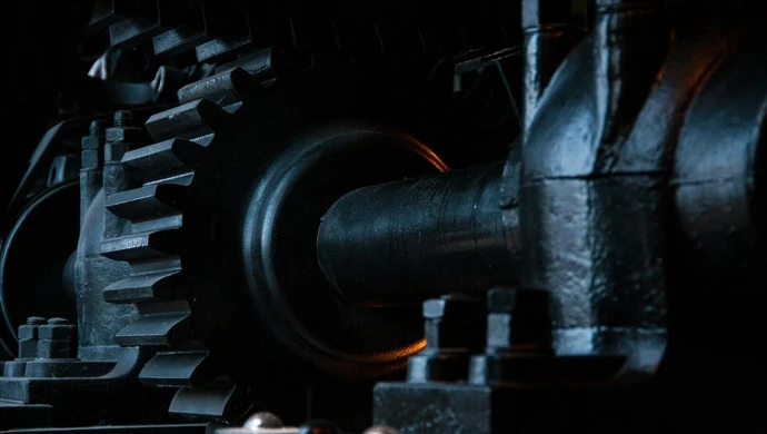 Jak dostosować maszyny do minimalnych wymagań BHP? Kluczowe zasady i procesy