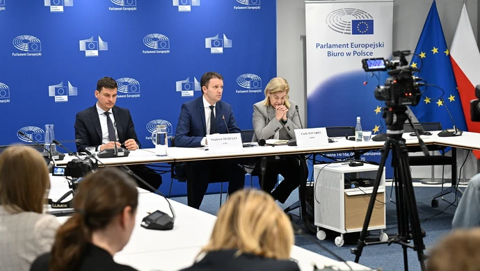 Europosłowie: będziemy walczyć o utrzymanie finansowania polityki spójności i polityki rolnej UE