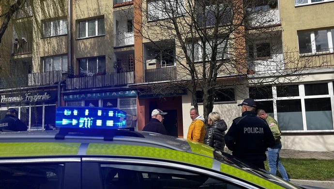 Włamanie w Piotrkowie. Złodzieje uciekali po rynnie i zgubili laptopa!