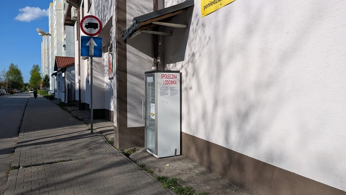 Nie wyrzucaj jedzenia, zanieś do lodówki społecznej 