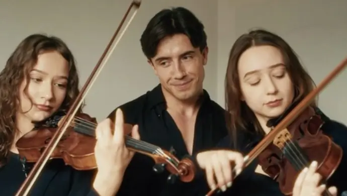 Siostry Kafar u boku Dawida Kwiatkowskiego!