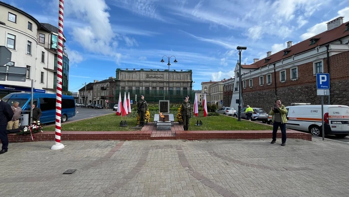 80. rocznica zakończenia II wojny światowej - prezydent Piotrkowa oddaje hołd