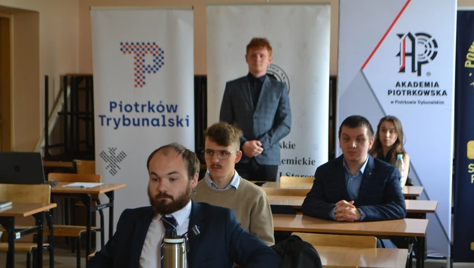 Człowiek a historia – młodzi badacze w dialogu z przeszłością. XXII ogólnopolska konferencja w Akademii Piotrkowskiej 