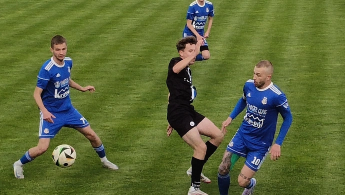 Wygrana Polonii po ciężkim meczu. Trener Grzesiuk skrytykował sędziów