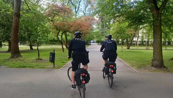 Policja na rowerach dba o bezpieczeństwo piotrkowian 