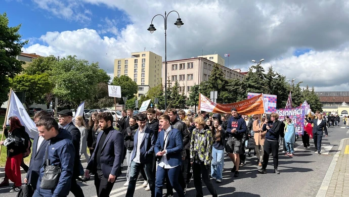 Symboliczne przekazanie kluczy do miasta rozpoczęło piotrkowskie Juwenalia 2025