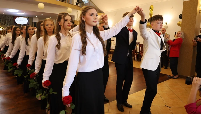 Bal ósmoklasisty Szkoły Podstawowej nr 3 ZDJĘCIA