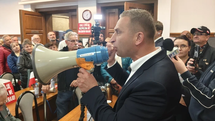 Czego szukasz w naszym mieście Robercie Bąkiewiczu ?  Opinia